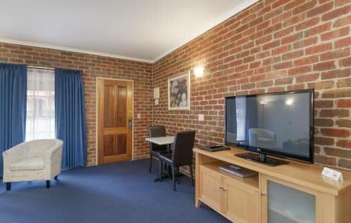 Deluxe Suite with Spa Bath