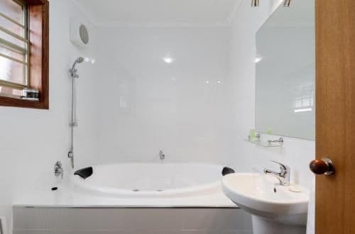 Deluxe Suite with Spa Bath