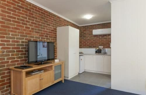 Deluxe Suite with Spa Bath