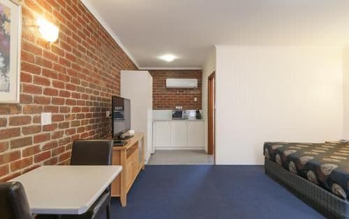 Deluxe Suite with Spa Bath