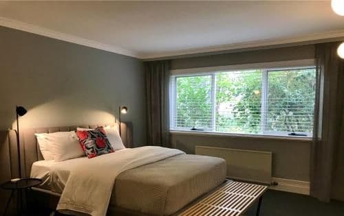 Deluxe Queen Room