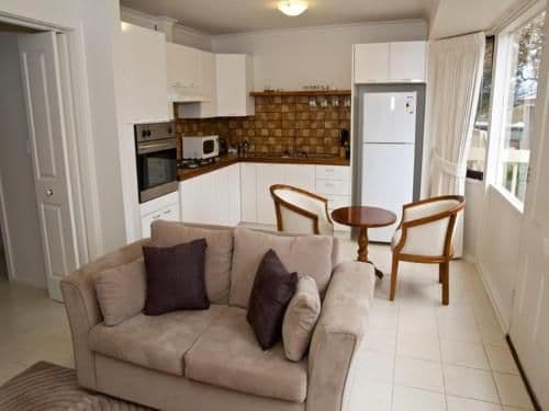 One-Bedroom Apartment (3)