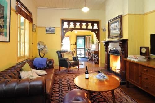 Three-Bedroom Cottage with Spa Bath