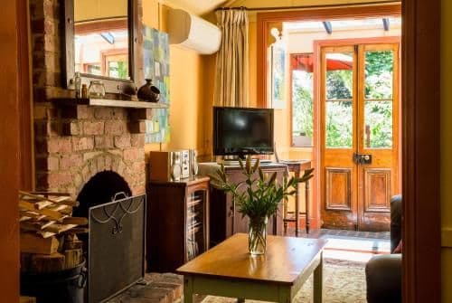 Studio Cottage with Spa Bath