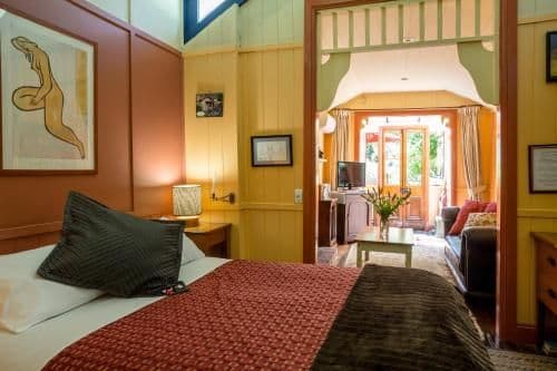 Studio Cottage with Spa Bath