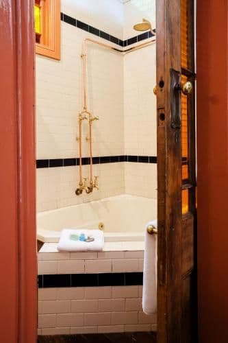 Studio Cottage with Spa Bath