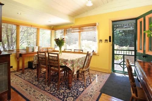 Three-Bedroom Cottage with Spa Bath