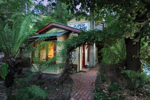 One-Bedroom Cottage with Spa Bath