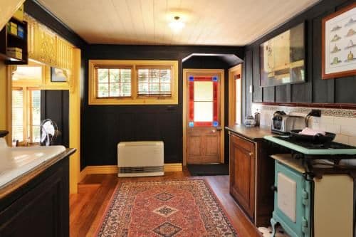 Two-Bedroom Cottage with Spa Bath