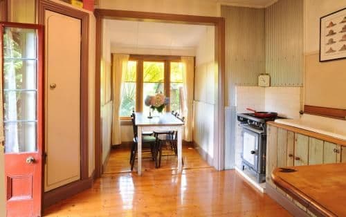 One-Bedroom Cottage with Spa Bath