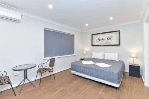 Deluxe Suite with Spa Bath