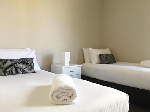 Deluxe Two-Bedroom Apartment - Unit 2