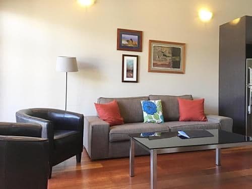 Deluxe Two-Bedroom Apartment - Unit 4