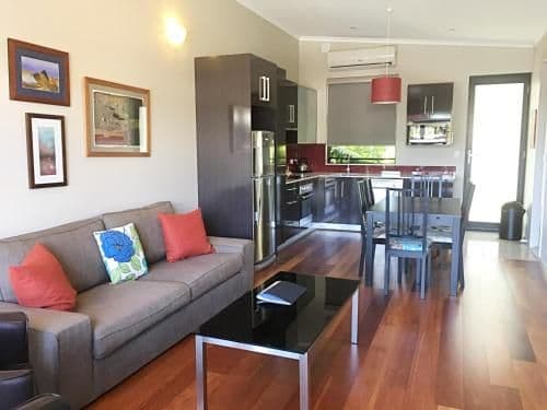 Deluxe Two-Bedroom Apartment - Unit 4