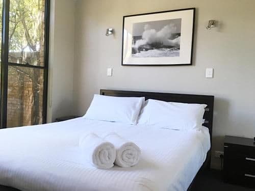 Deluxe Two-Bedroom Apartment - Unit 5