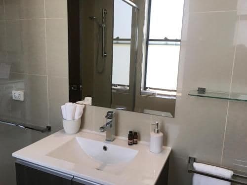 Deluxe Two-Bedroom Apartment - Unit 5