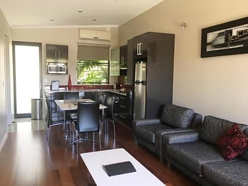 Deluxe Two-Bedroom Apartment - Unit 5