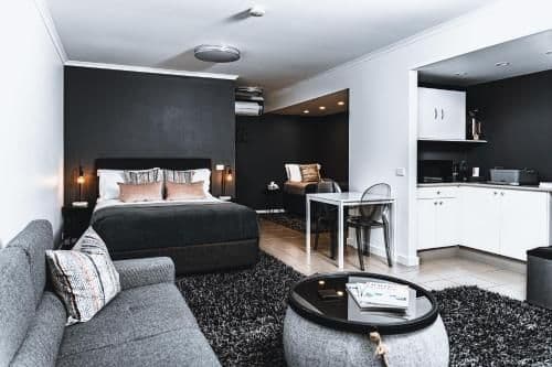Creswick Studio with Spa Bath