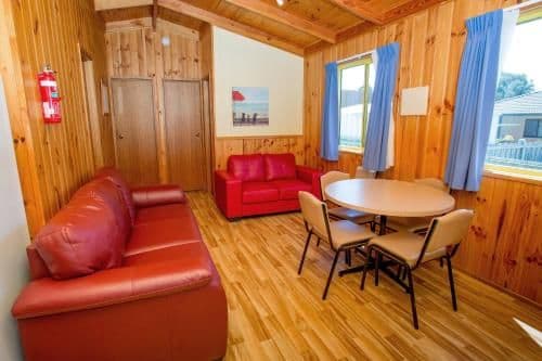 Two-Bedroom Cottage with Spa Bath - Sandpiper