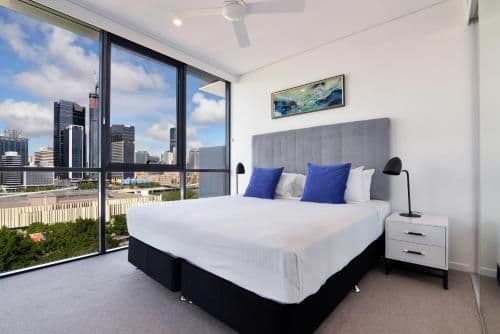 One-Bedroom Apartment with City View