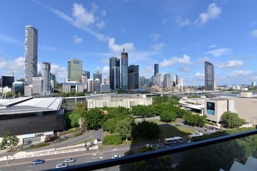 One-Bedroom Apartment with City View