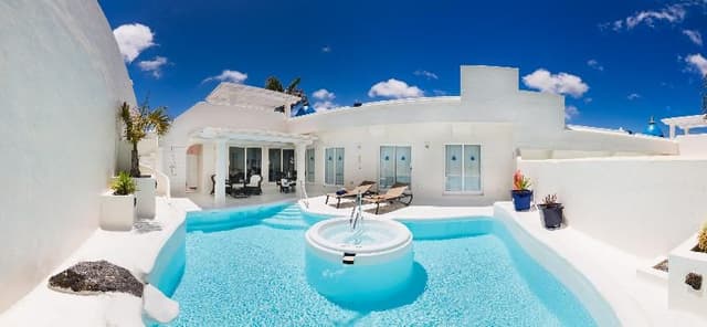 VILLA THREE BEDROOMS