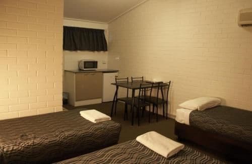Family Room with 1 Queen and 2 Single Beds