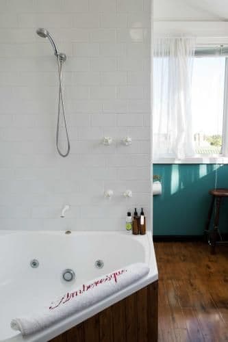King Room with Spa Bath