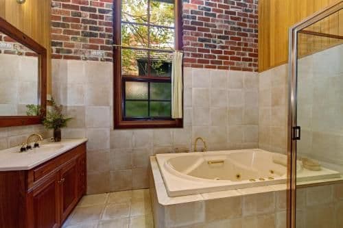 Deluxe Suite with Spa Bath