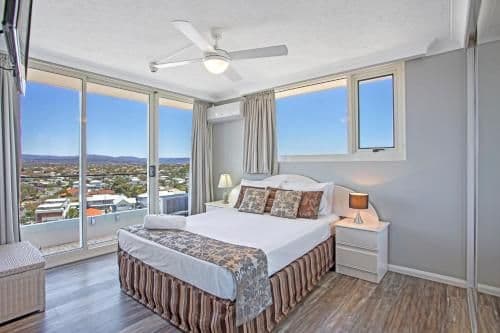 Superior Two-Bedroom Apartment with Aircon & Ocean View