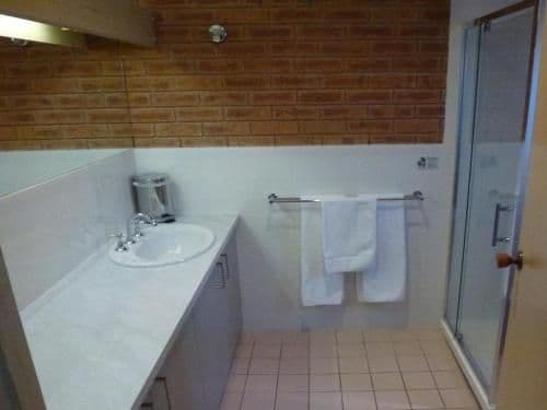 Deluxe Queen Room with Spa Bath