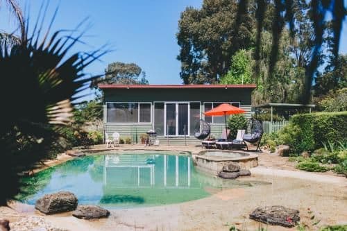 Apartment with Pool View