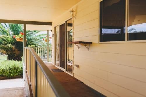 Two-Bedroom Cottage with Garden View