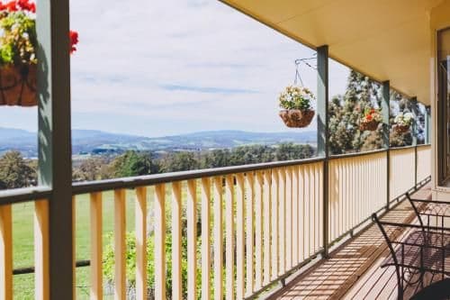 Two-Bedroom Cottage with Garden View