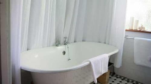 Two-Bedroom Cottage with Hot Tub