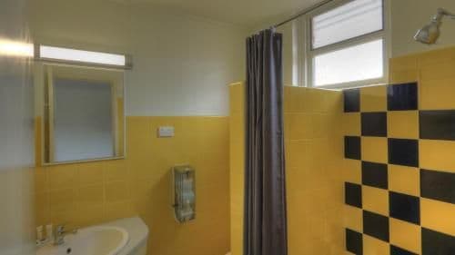 Deluxe Queen Suite