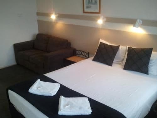 Standard Queen Room