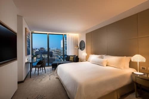 Club King Room with City View - Executive Level
