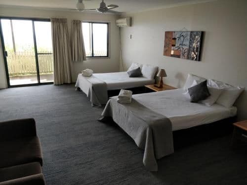 Standard Twin Room with Mountain View