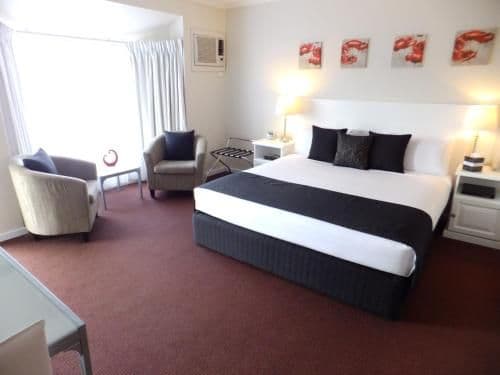 King Room with Spa Bath
