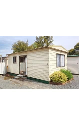 Economy Cabin - Sleeps 4