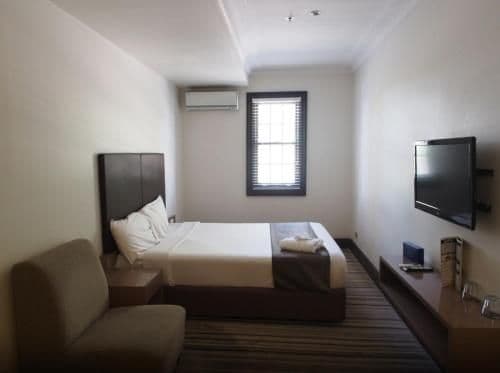 Standard Queen Room