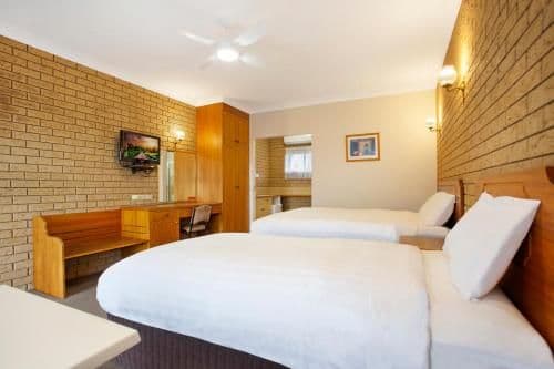 Executive Twin Suite