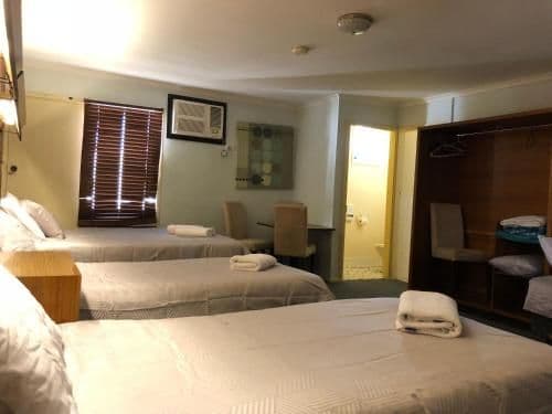 Deluxe Family Room