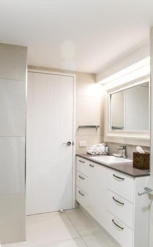 Luxury Two-Bedroom Apartment - Water Front