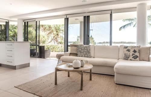 Deluxe Two-Bedroom Apartment - Water Front