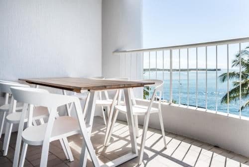 Luxury Two-Bedroom Apartment - Water Front