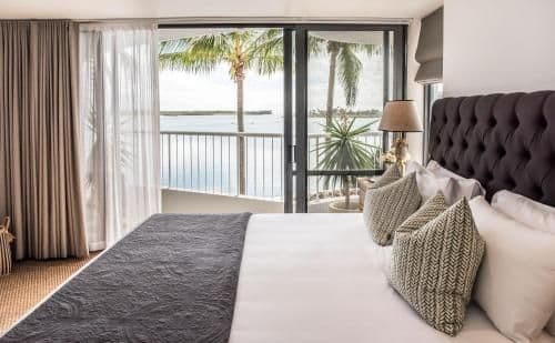 Deluxe Three-Bedroom Townhouse - Waterfront