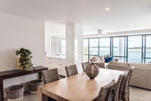 Deluxe Two-Bedroom Apartment - Water Front