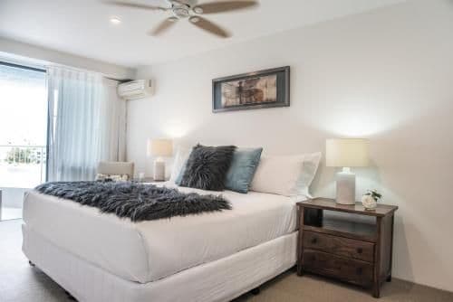 Deluxe Two-Bedroom Apartment - Water Front